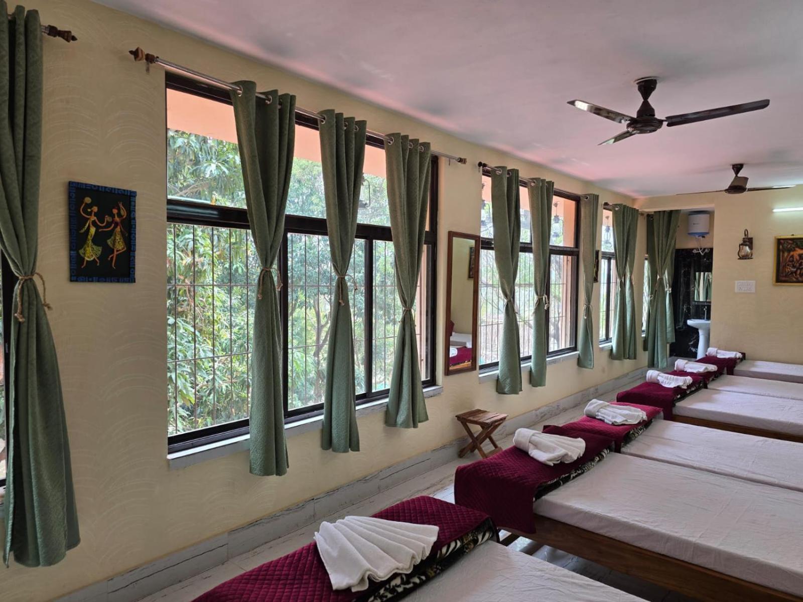 Moon Village Resort Shānti Niketan 外观 照片