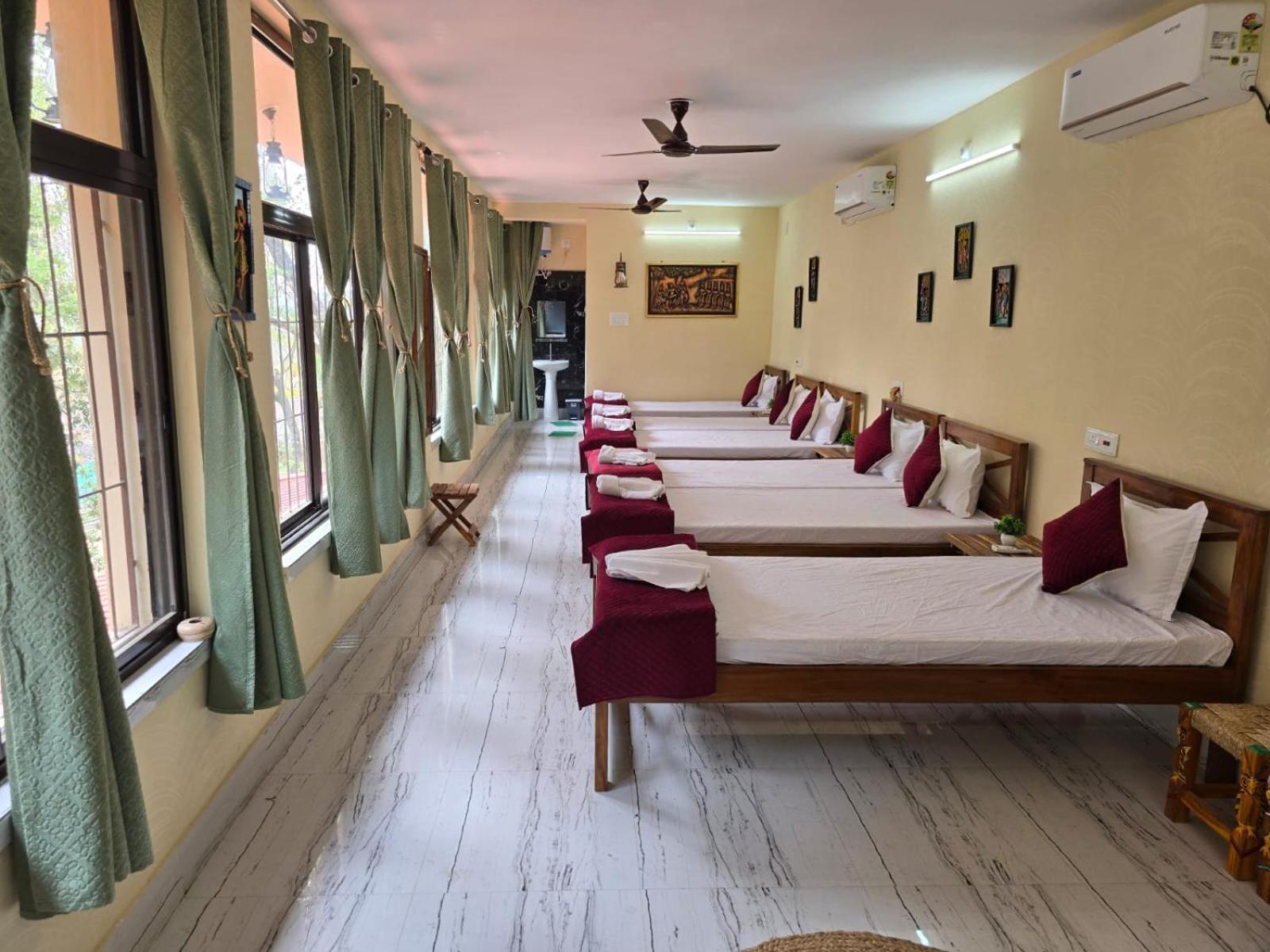 Moon Village Resort Shānti Niketan 外观 照片