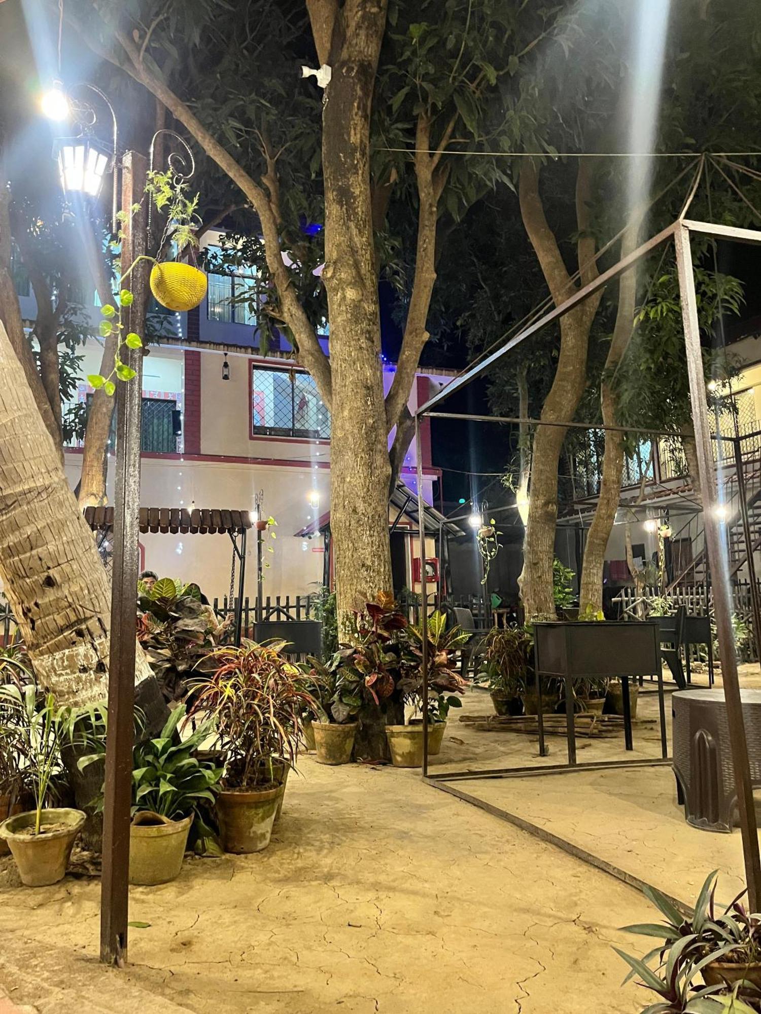 Moon Village Resort Shānti Niketan 外观 照片